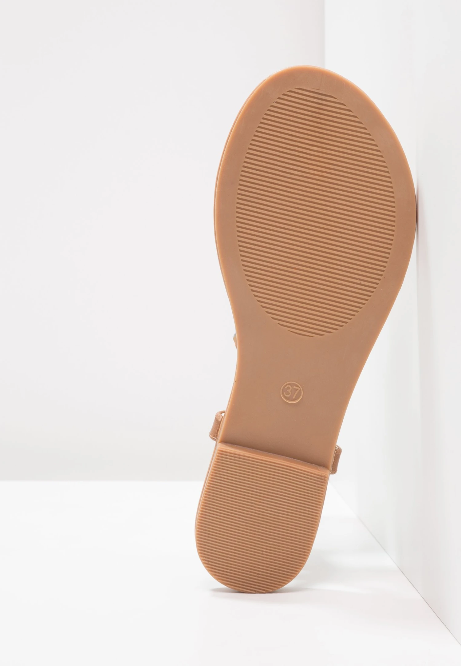 Anna Field Tongs - Brown 8 Anna Field Tongs - Brown - Image 6