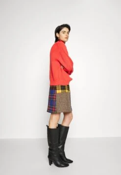 DRYKORN Tildi - Pullover - Orange -Mode Soldes 3b42ee1ad29249c59f20df2ed4383eab