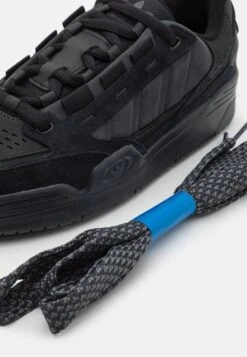 Adidas Originals Adi2000 Unisex - Baskets Basses - Core Black/Carbon -Mode Soldes 48389346fb1043ebb24cde28102717cc