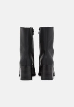 Monki Bottines - Black Dark -Mode Soldes 5f5300a76aa04964b82419f7f15bddfe