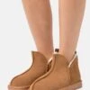 Pier One Leather - Chaussons - Cognac 1 Pier One Leather - Chaussons - Cognac -Mode Soldes 6eff35c3cb7e4f93bb4d99616e30a8c3