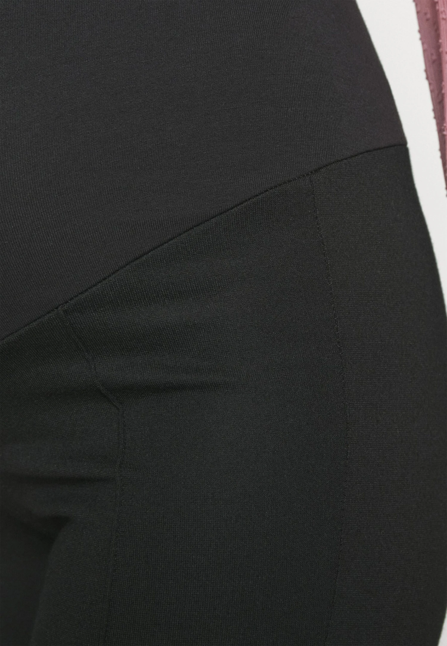 Mamalicious Mlluna Pintuc Flare Pan - Pantalon Classique - Black 7 Mamalicious Mlluna Pintuc Flare Pan - Pantalon Classique - Black - Image 5