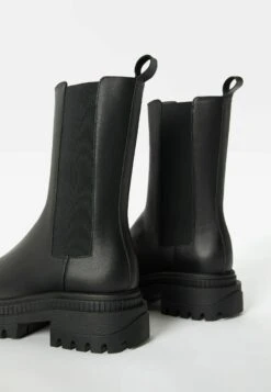 BERSHKA Flat With Elastic Gores - Boots À Talons - Black -Mode Soldes b0ddaba88d6d4dbb8168d7d31b453d40