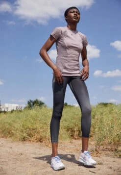 Nike Performance Zoomx Zegama - Chaussures De Running - Pearl Pink/Blue Whisper/Coconut Milk/Baltic Blue/Football Grey -Mode Soldes d487890aa9e44217b94c948d07142cec