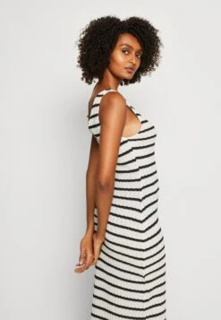 Anna Field Robe Pull - Black/White -Mode Soldes e30a17d9811947b898f0f2fb46ac49f7